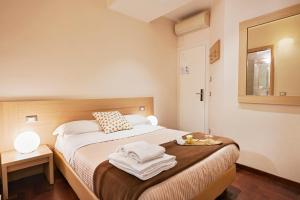 Small Double Room with Private Bathroom room in La Piccola Maison