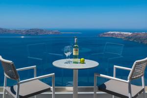 Gizis Exclusive Santorini Greece