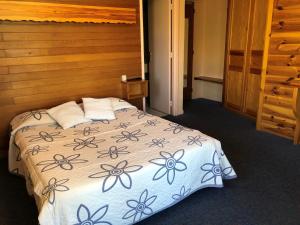 Hotels Hotel Restaurant La Pendine : Chambre Double avec Balcon