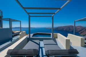 Gizis Exclusive Santorini Greece