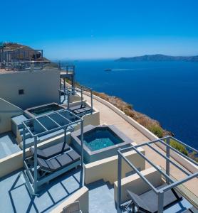 Gizis Exclusive Santorini Greece