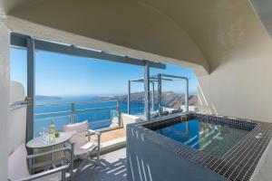 Gizis Exclusive Santorini Greece