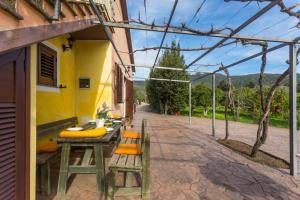 A charming country cottage + bikes and kayaks img27