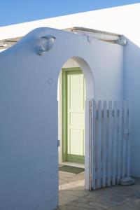 Dahlia Apartments And Studios Paros Greece