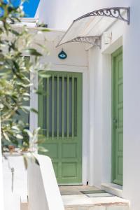 Dahlia Apartments And Studios Paros Greece