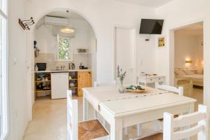 Dahlia Apartments And Studios Paros Greece