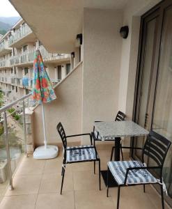 Blue Horizon Lux Apartment with Pool