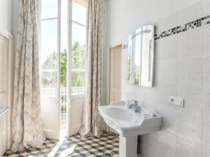 Maisons de vacances Manor house near Canal du Midi with terrace and pool : photos des chambres