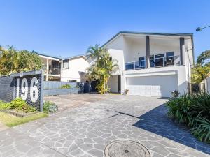 Dolphin Lagoon Luxury Escape