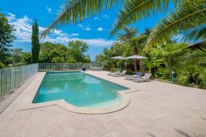 Villas Manoir Historique avec piscine et grand jardin a la francaise : photos des chambres