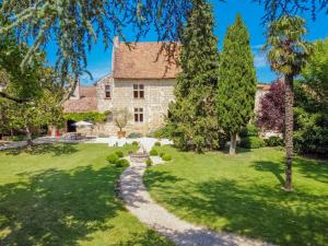 Villas Manoir Historique avec piscine et grand jardin a la francaise : photos des chambres