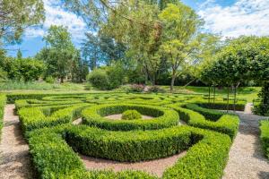 Villas Manoir Historique avec piscine et grand jardin a la francaise : photos des chambres