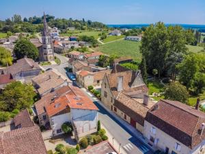 Villas Manoir Historique avec piscine et grand jardin a la francaise : photos des chambres