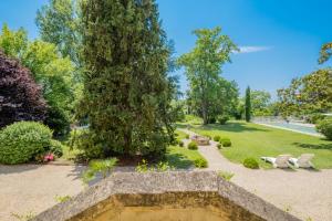 Villas Manoir Historique avec piscine et grand jardin a la francaise : photos des chambres