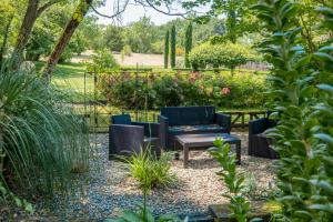 Villas Manoir Historique avec piscine et grand jardin a la francaise : photos des chambres