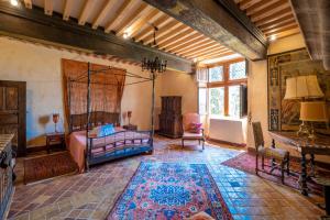 Villas Manoir Historique avec piscine et grand jardin a la francaise : photos des chambres