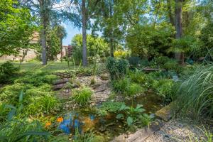 Villas Manoir Historique avec piscine et grand jardin a la francaise : photos des chambres