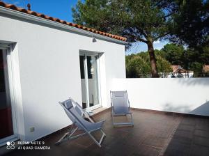 Maisons de vacances Maison de 3 chambres a La Tranche sur Mer a 800 m de la plage avec jardin clos : photos des chambres