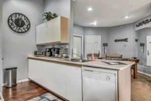 Hollowed Branch Hideaway Condo