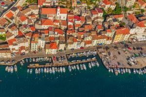 Apartment in Grebaštica with sea view, terrace, WiFi (3571-5)