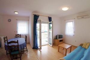 Apartment in Medulin with Terrace, Air conditioning, Wi-Fi, Washing machine (3480-2)