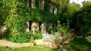 B&B / Chambres d'hotes Chambre d'hotes Le Moulin de Moulis : photos des chambres