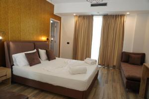 Hotel Monaco & Garden