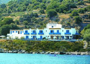 Haritos Hotel - Geothermal Hot Swimming Pool Nisyros Greece