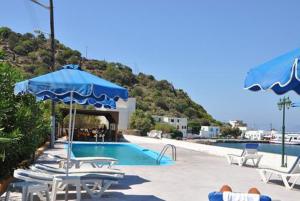 Haritos Hotel - Geothermal Hot Swimming Pool Nisyros Greece