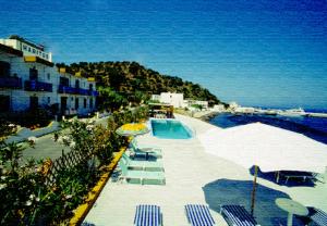 Haritos Hotel - Geothermal Hot Swimming Pool Nisyros Greece