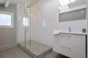Maisons de vacances Stunning house with garden and terrace in Labenne - Welkeys : photos des chambres