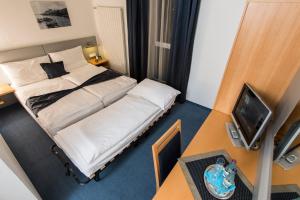 Double Room with Extra Bed room in Felicity Garni Hotel / Hotel Blue Garni