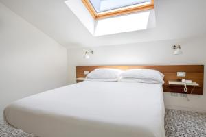 Deluxe Suite with Spa Bath