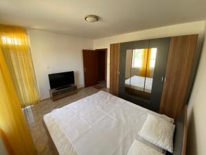 Apartments in complex Daisy