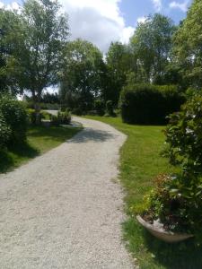 Campings Les Hortensias grande tente familiale 2 chambres et sejour sur camping familial pres des plages : photos des chambres