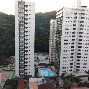 Apartamento Dulce Pitangueiras Guarujá com varanda
