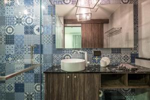 Apartment at Palmyrah Surin by Lofty