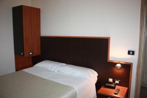 Economy Triple Room