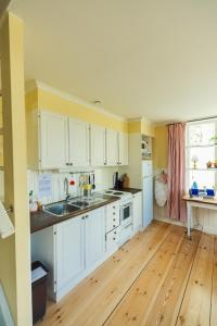 Quadruple Room with Shared Bathroom room in Bäcks Bed & Breakfast