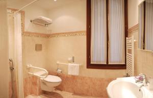 Small Double Room room in Hotel San Luca Venezia