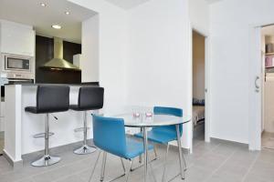 COSY WELL SITUED APARTMENT WITH SEA VIEW