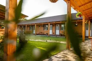 Casa Adrian - Tashaul