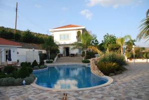 Kaminia Country Villa & Guest House