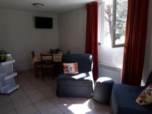 Hotels Logis Le Ceans : photos des chambres
