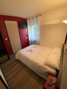 Hotels HOTEL LE FOIRAIL : photos des chambres