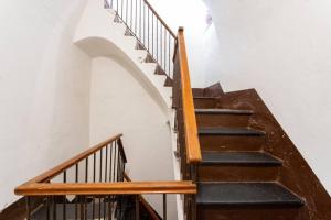 A window on the river img2