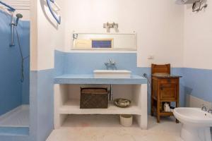 A window on the river img13