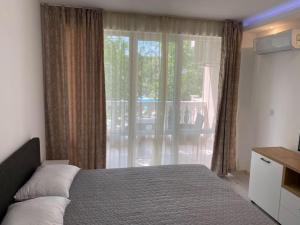 Студио Симона 3 - първа линия море