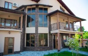 CASA ALEX SI ALEXIA - Dăeşti