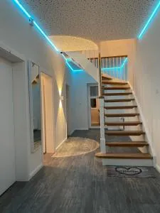 CityGlückNms - Direkt am Bahnhof und Einkaufszentrum - 新明斯特